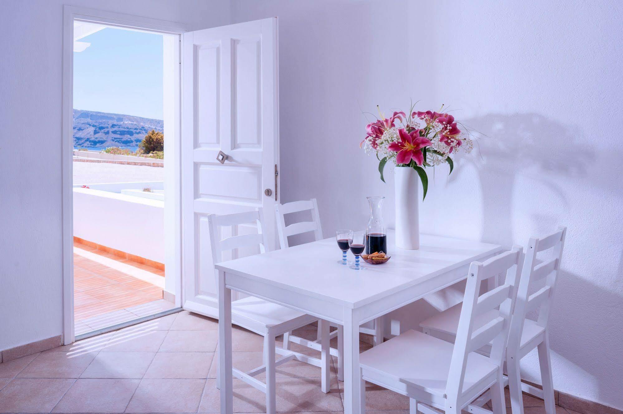 Katharos Pool Villas Ия Экстерьер фото